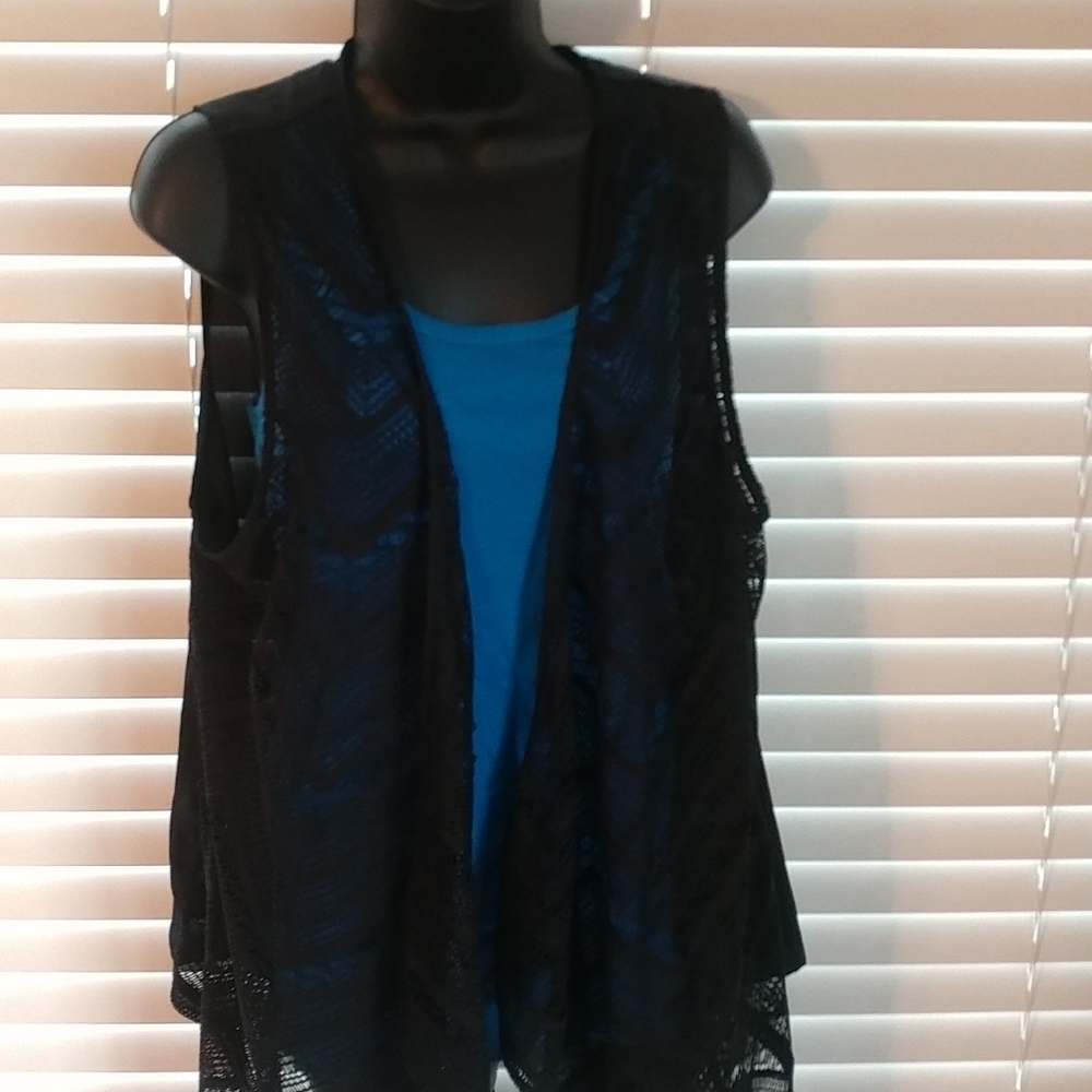 Vest - Picture 2 of 8